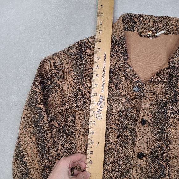 Free People Snake Print Oversized Trucker Jacket Size Medium Womens - Picture 8 of 12